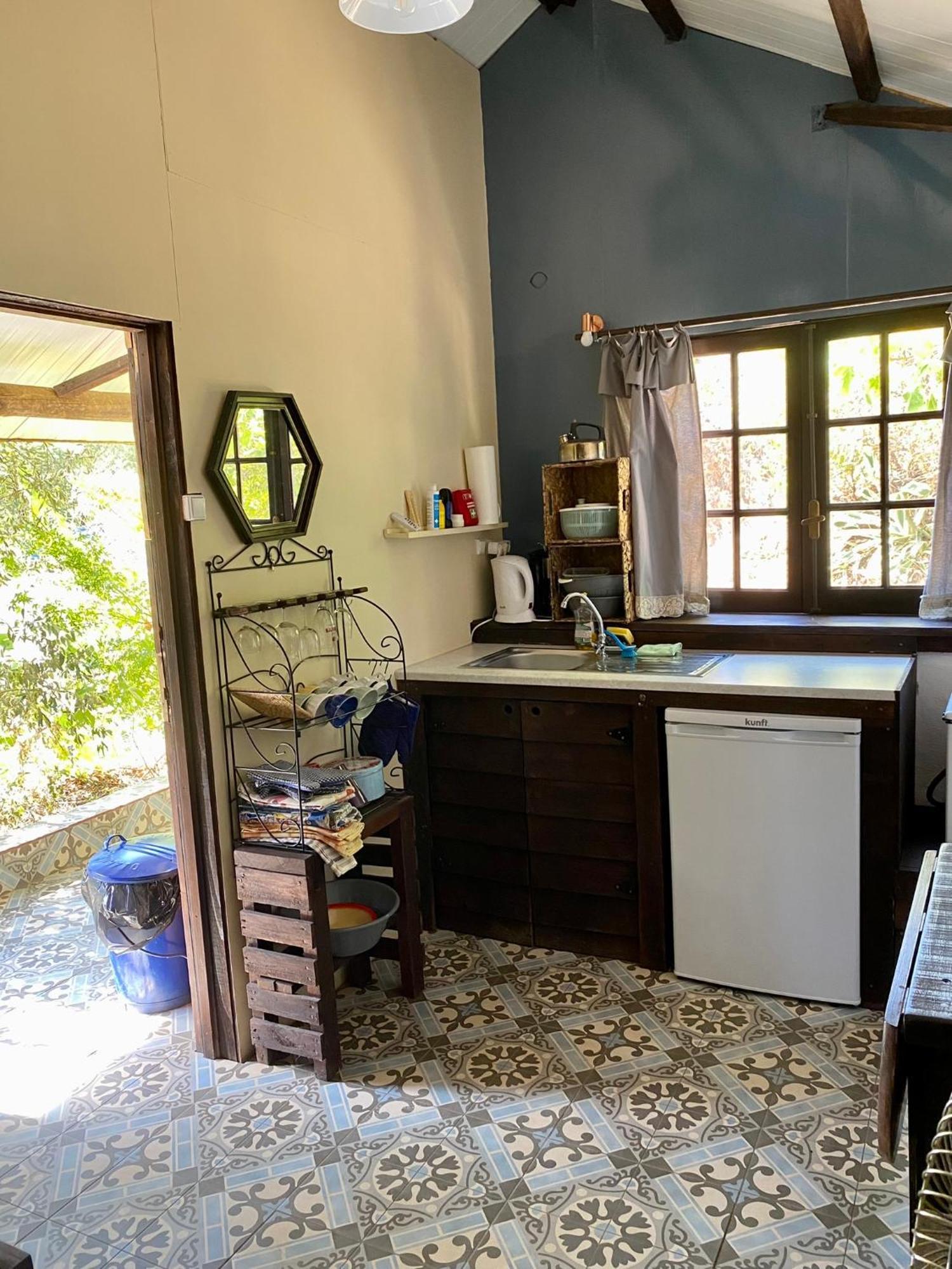 Unique Tiny House With Natural Building Techniques フィゲイロー・ドス・ヴィーニョス エクステリア 写真