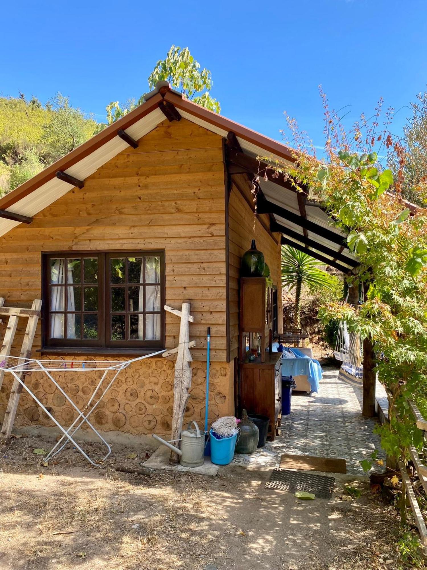 Unique Tiny House With Natural Building Techniques フィゲイロー・ドス・ヴィーニョス エクステリア 写真